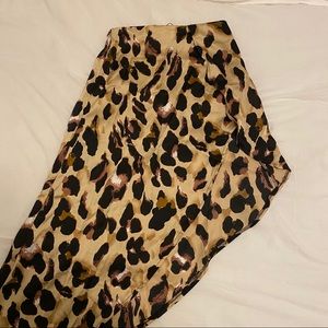 Pretty Little Thing Leopard Satin Skirt